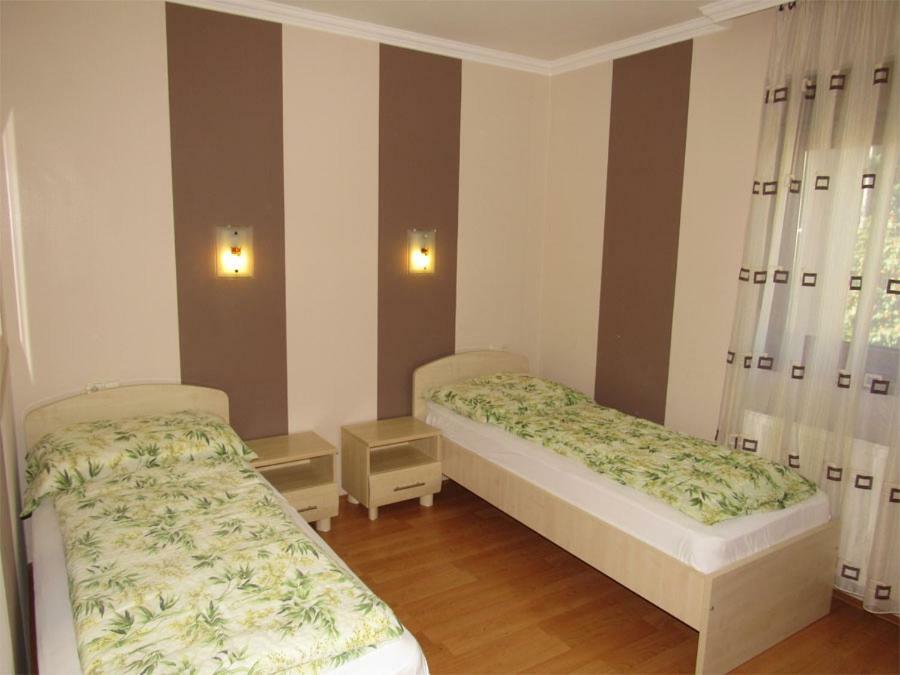 Szegfu Apartman Villa Hajdúszoboszló Eksteriør bilde